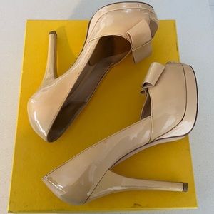 Nude Fendi pumps!